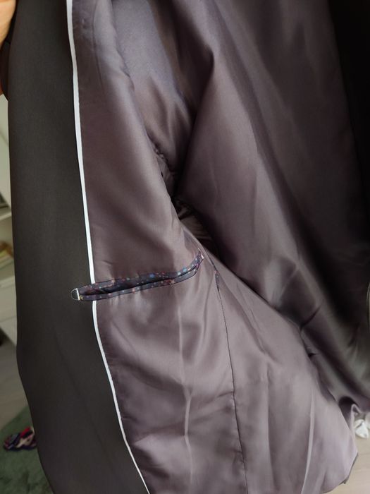 Vând costum bărbați