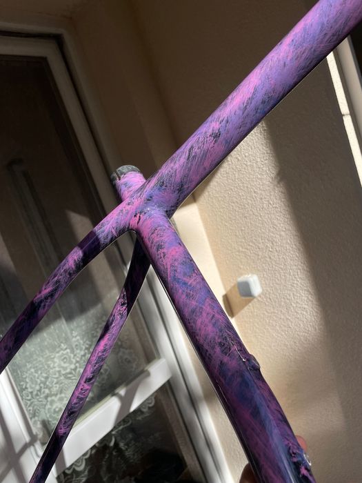 Карбонова рамка Epic рамер М пребоядисана