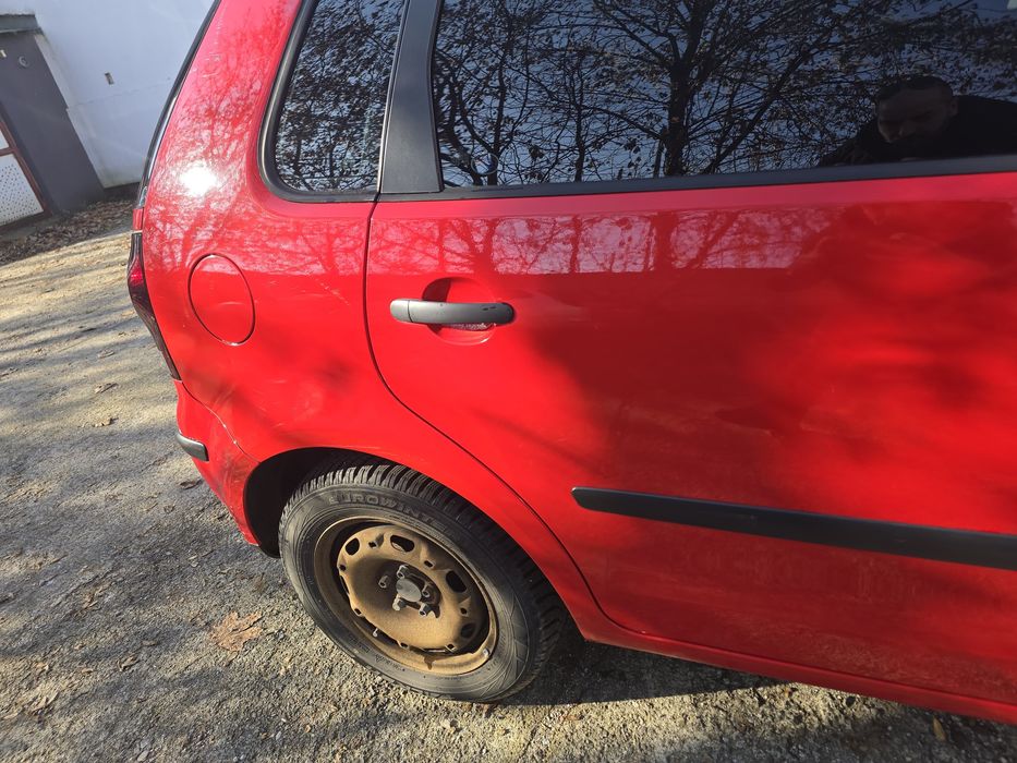 Volkswagen Polo 9N – 2006 – Roșu – 1.2 Benzină (47 CP)