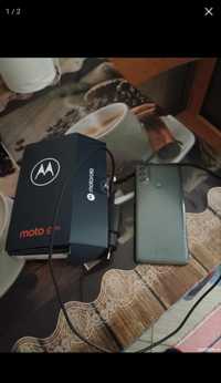 Vând Motorola E 40