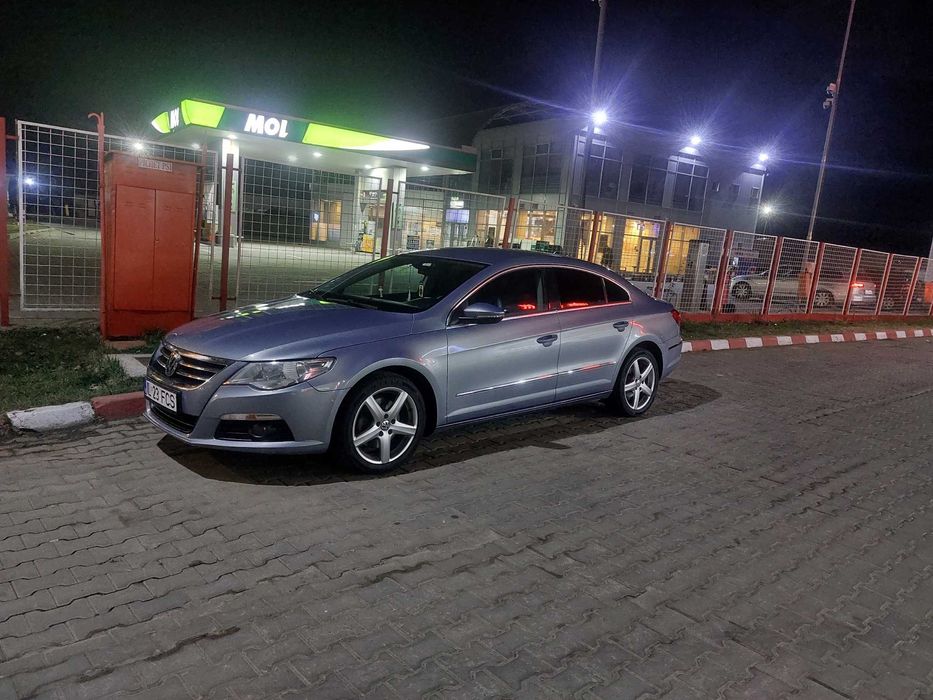Passat CC ușor avariat