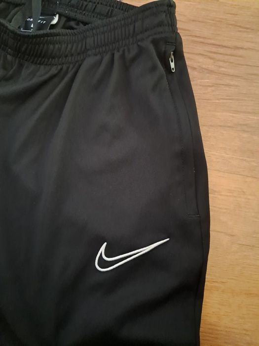 Анцуг Nike размер S