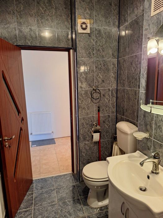 Vand apartament cu 1 camere si 2 garaje