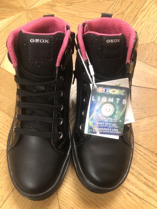 Ботинки GEOX с мигающей подошвой