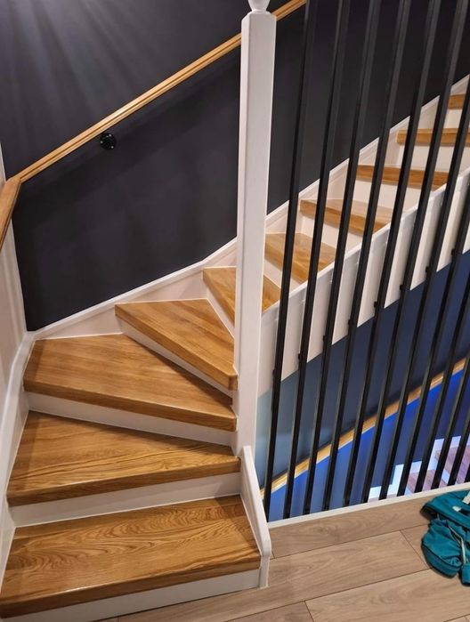 Scări din lemn masiv, balustrade, riflaje