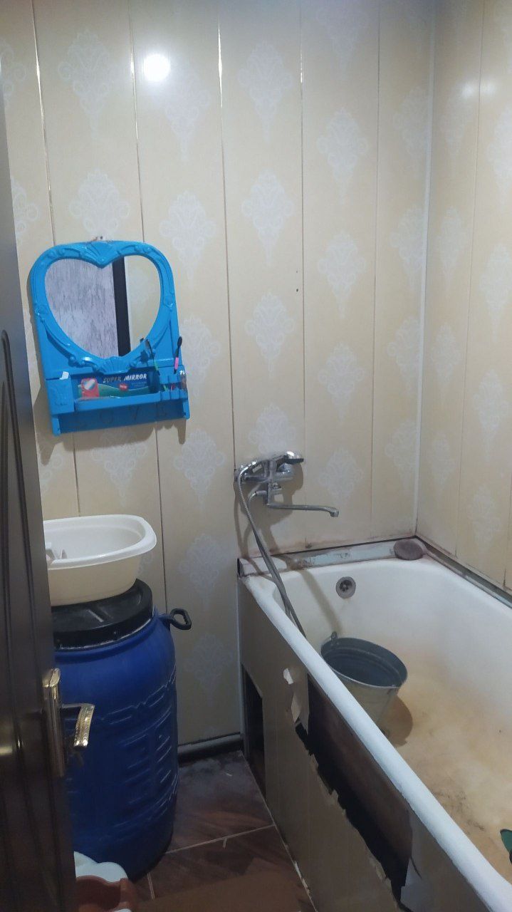 Dom yangiyo'l shaxar baxt mfy
3 xonali 1 - etaj 80 m² atapleni