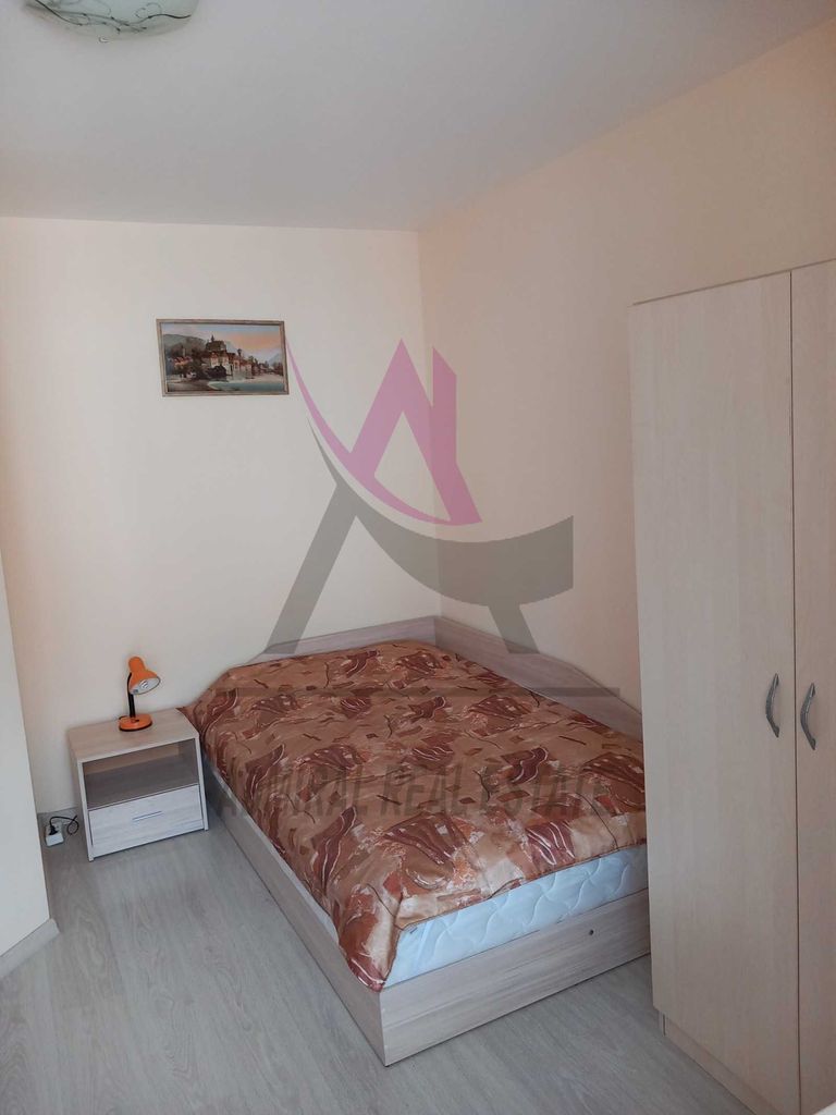 Дава се под наем Тристаен апартамент в Варна, Червен площад - 87 кв.м за 600 € - Снимка #4