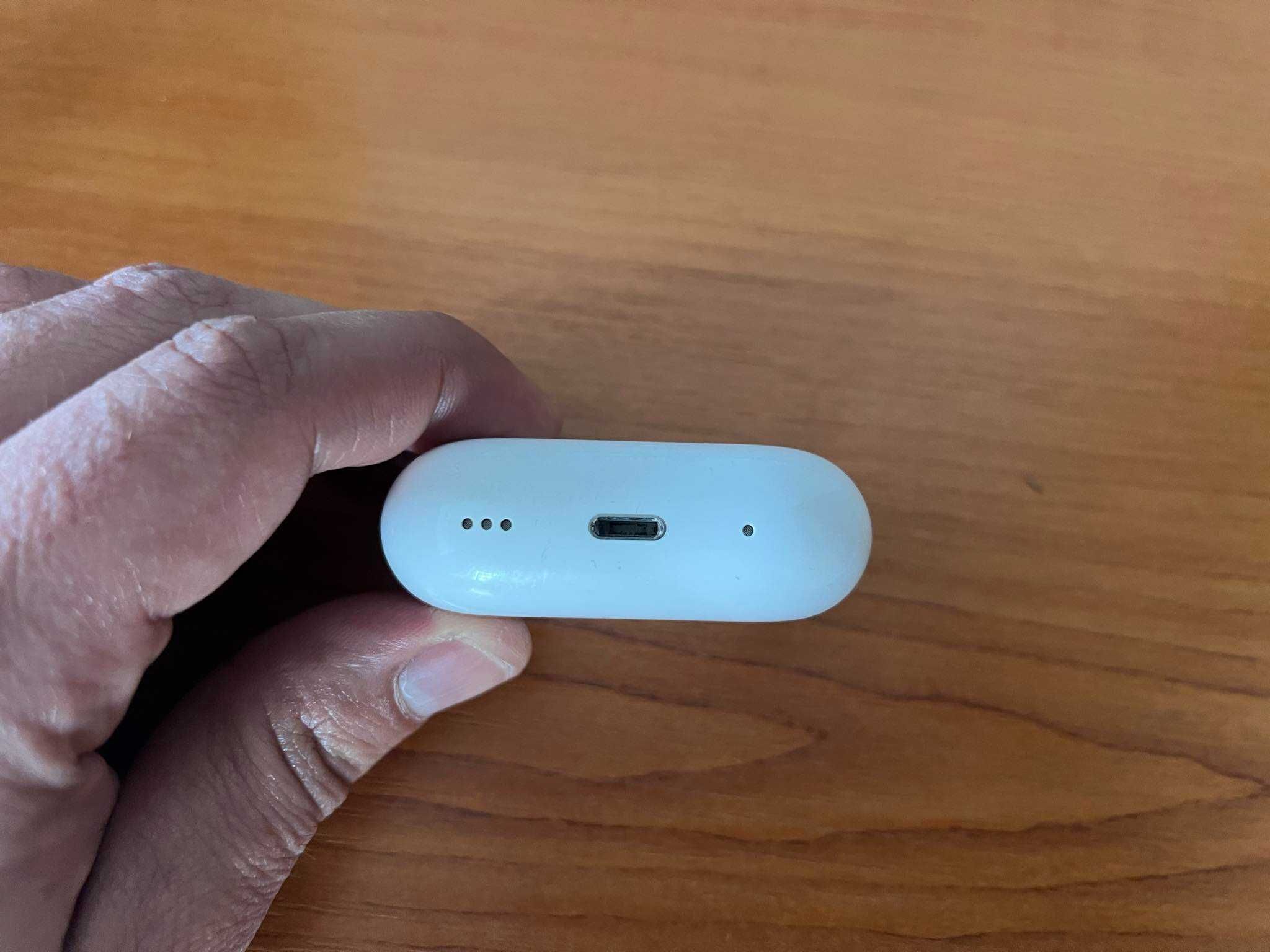 Carcasa incarcare Airpods PRO 2 100% originala Magsafe A2700