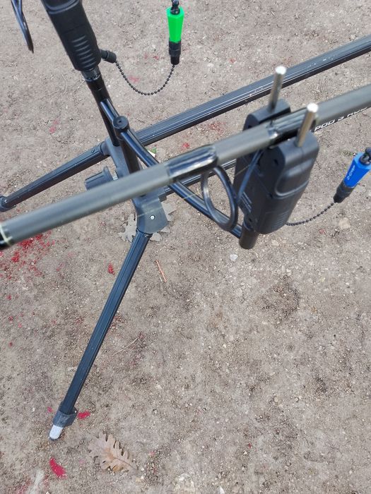 Комплект шаранджийски пръчки с макари