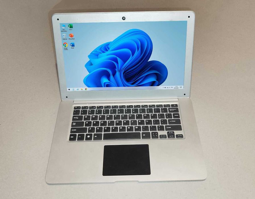 Ноутбук простой для офиса и работы Батарею держит долго Windows 10 x64