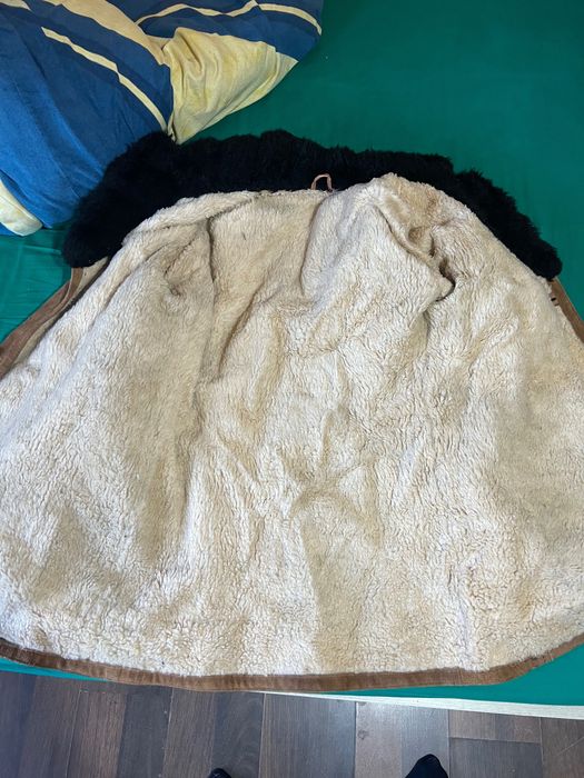 Geaca veche piele calitativa blana interior