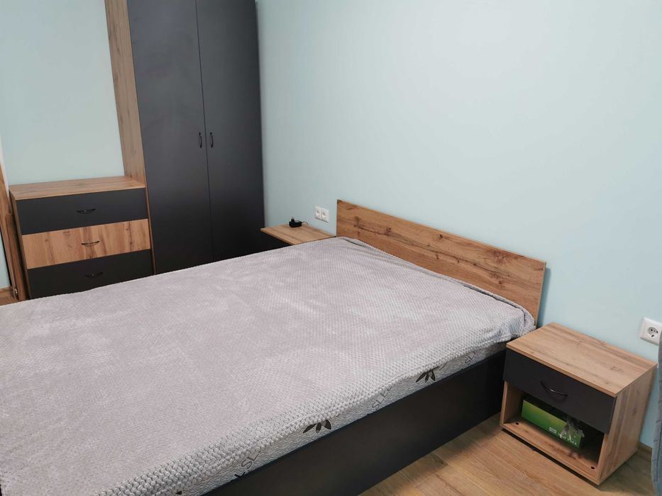 Спален комплект - спалня с матрак,гардероб,нощни шкафчета и скрин