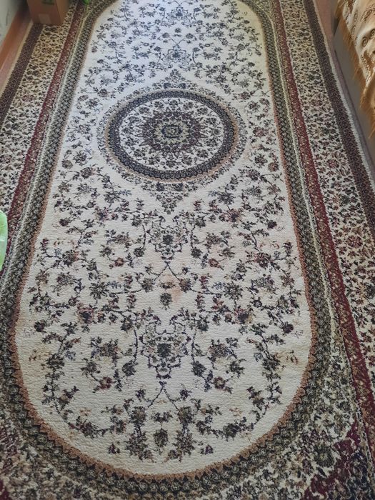 Продаю  палас 2 .5 на 5