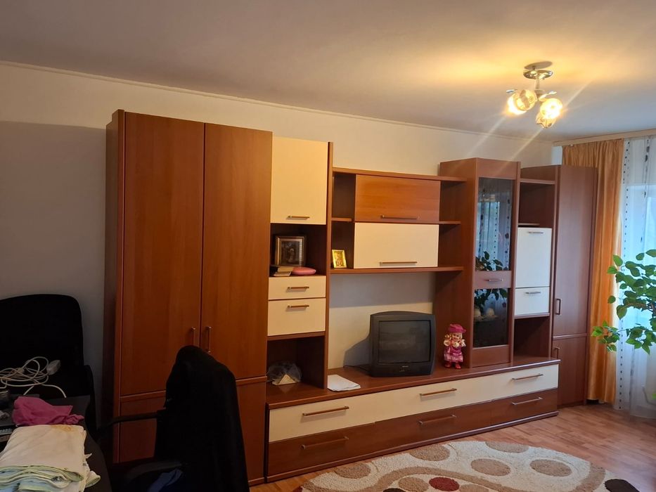 Vand apartament 2 camere etaj 1/4