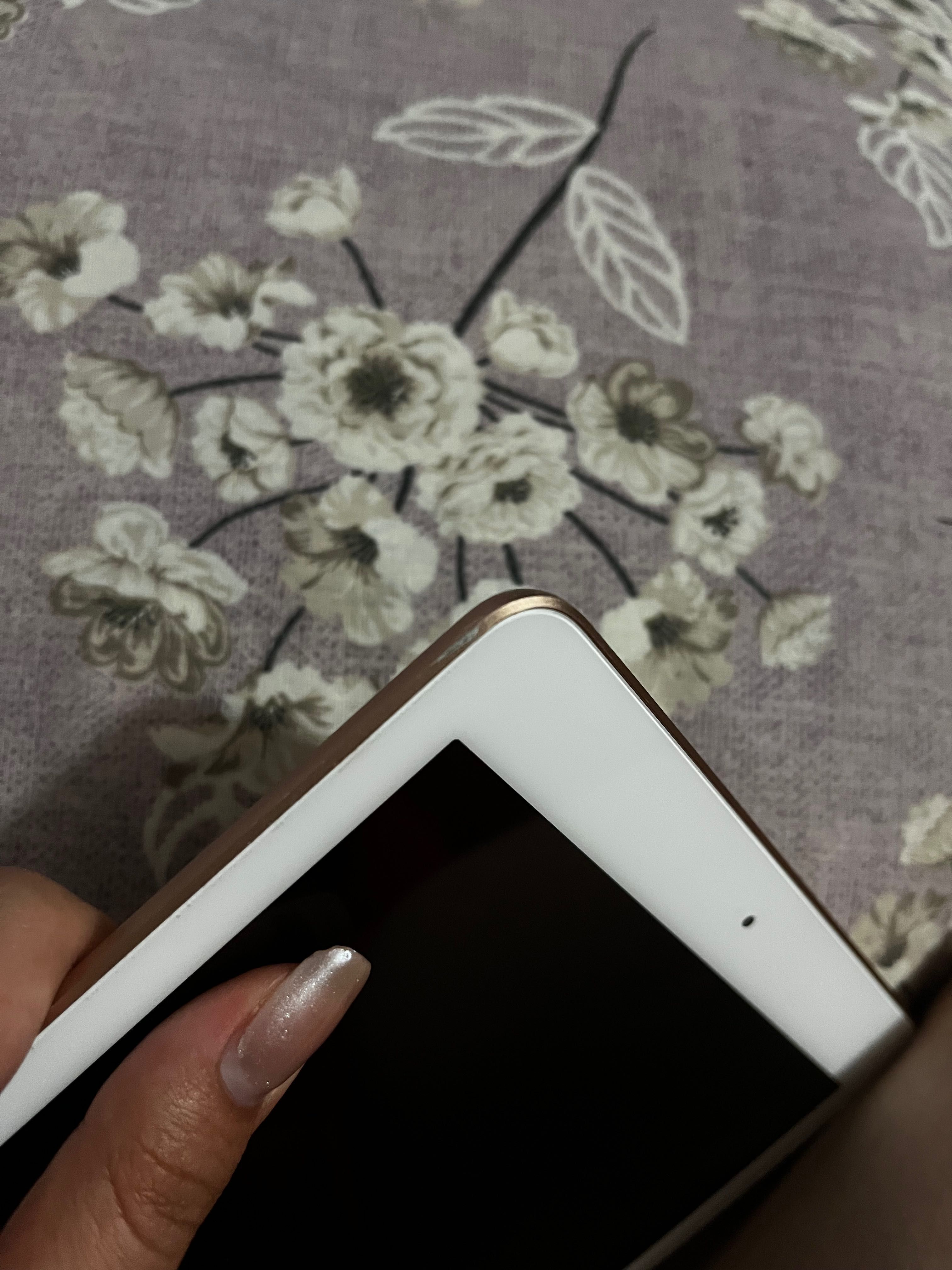 iPad 6-то поколение — розов, 32 GB