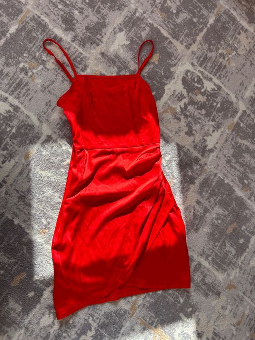 Къса Рокля от Сатен