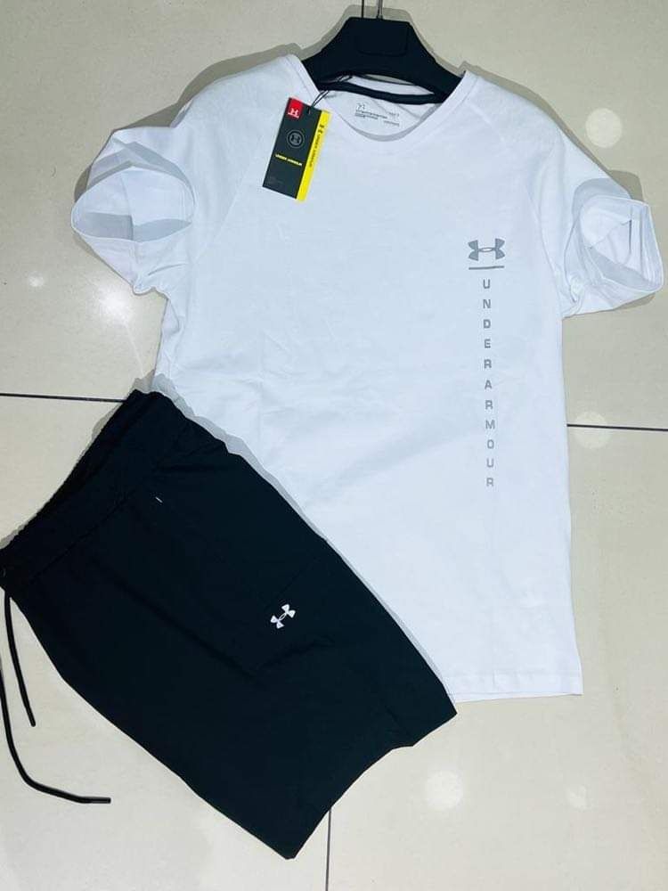 Къси екипи Under Armour.