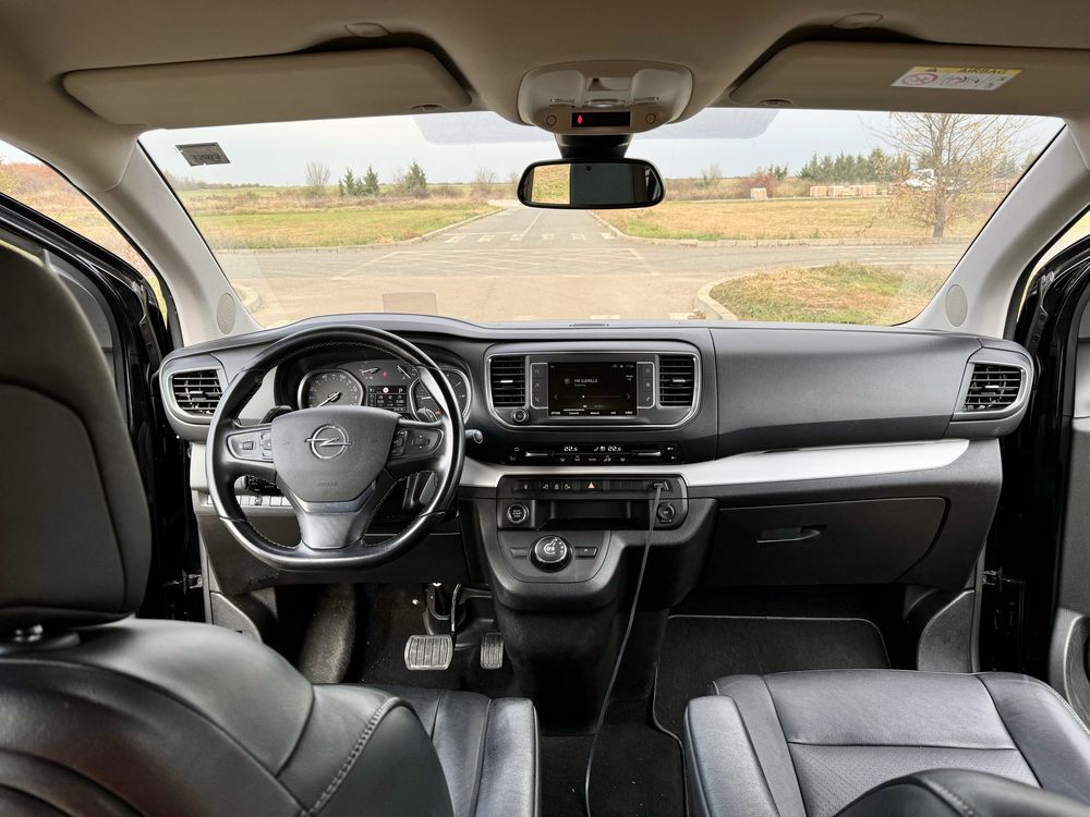 Opel Zafira Life (VIP Shuttle)