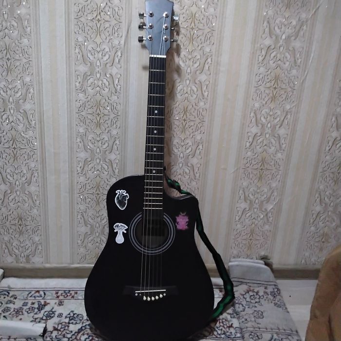 Аккустическая гитара