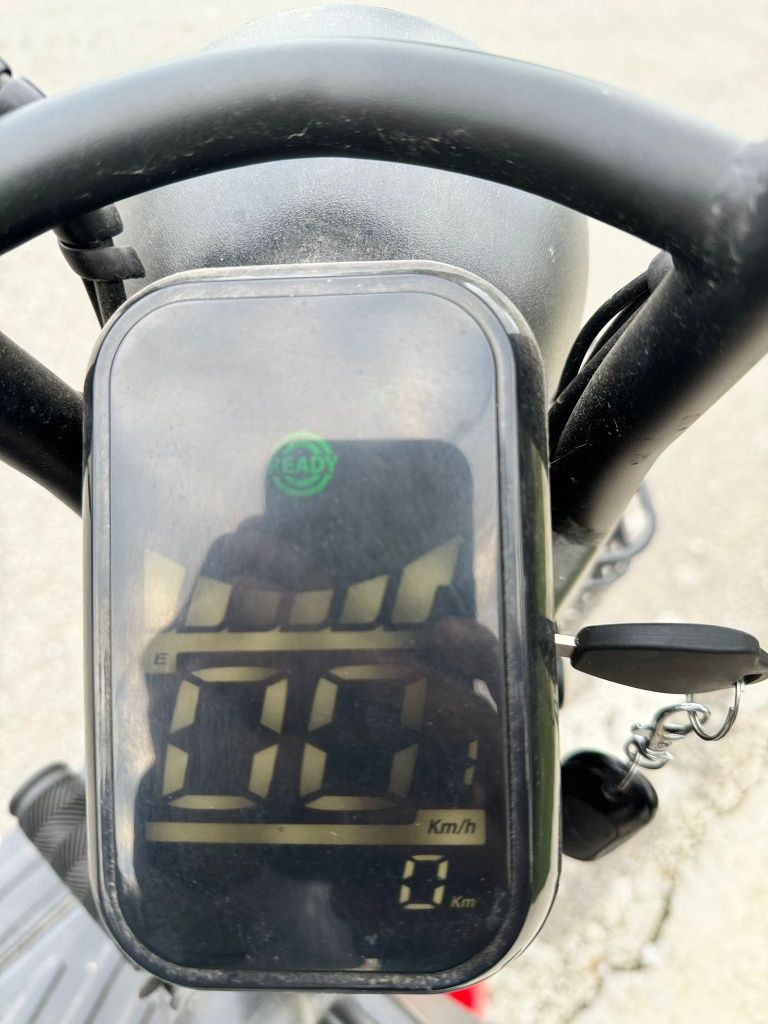 Vând tricicleta ztech tracțiune spate