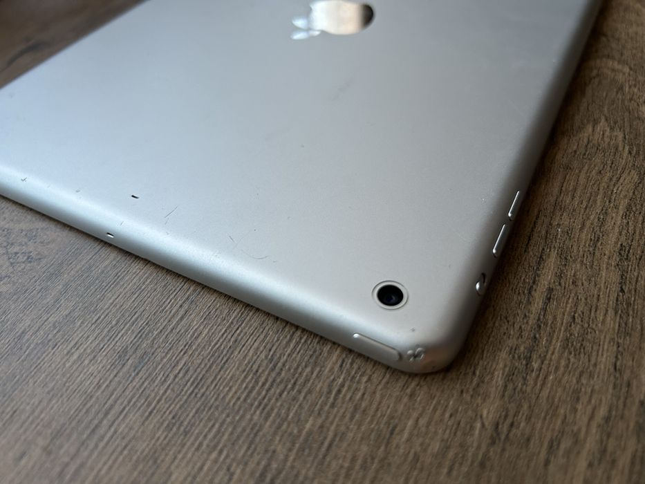 Ipad Air 9.7 инча, 16GB