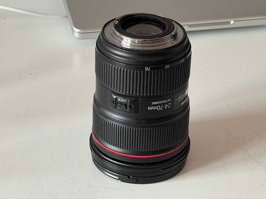 Canon EF 24-70 f/2.8 L II USM, stare perfecta estetic si functional.