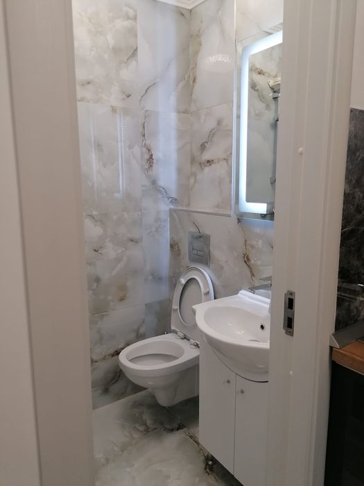 Închiriez garsoniera