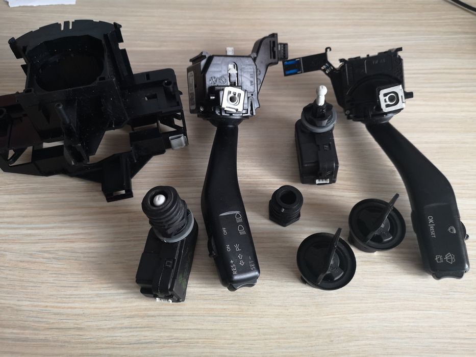 Vand Maneta de Semnalizare si de Stergator Seat Leon 2006
