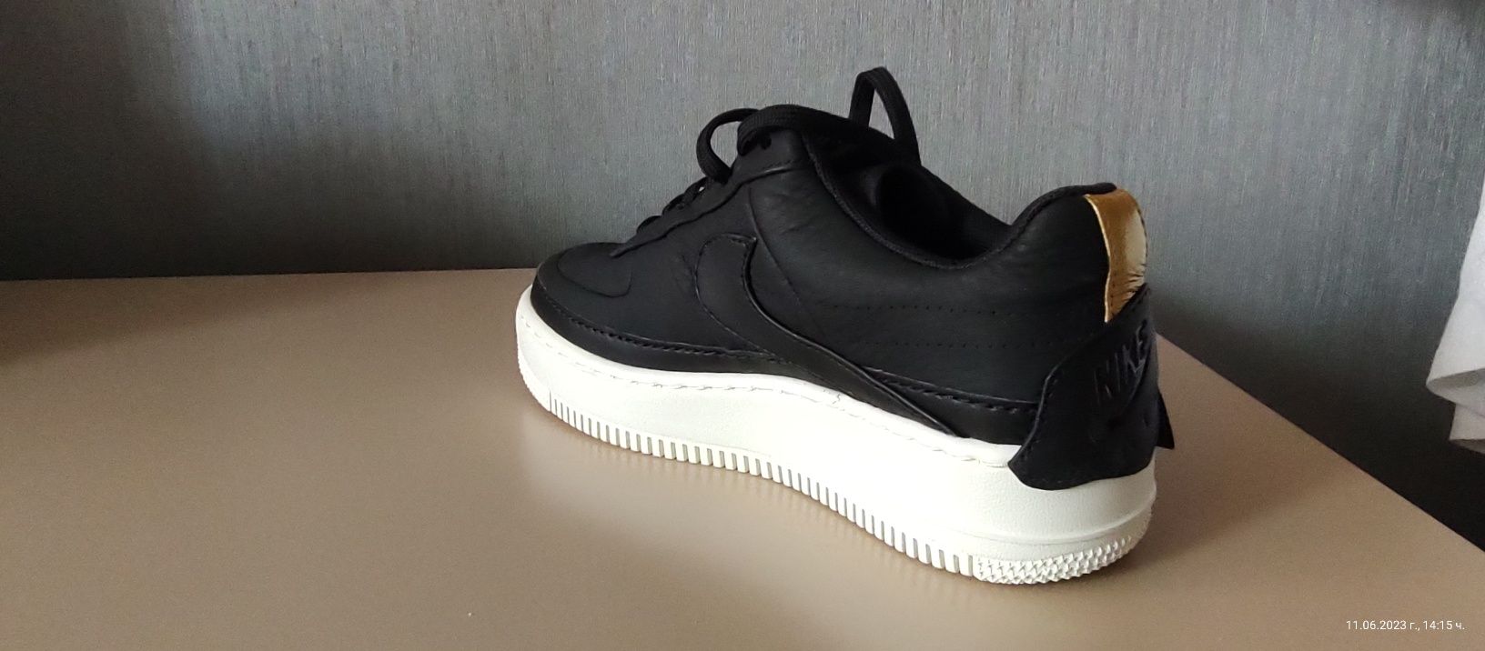 Дамски маратонки Nike AIR FORCE 1 .номер 38.5