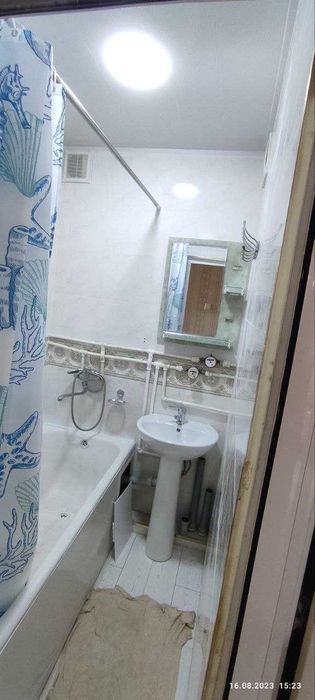 2 хонали уй сотилади. Продаётся 2-х комнатная. ОВИР