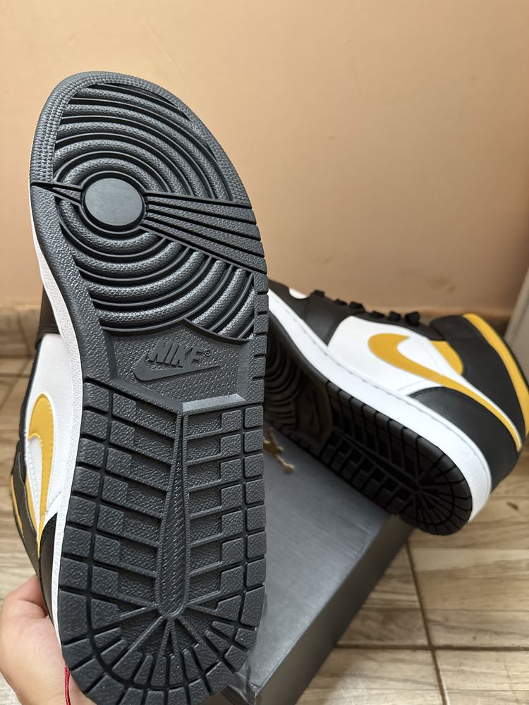 Nike Air Jordan 1 Mid