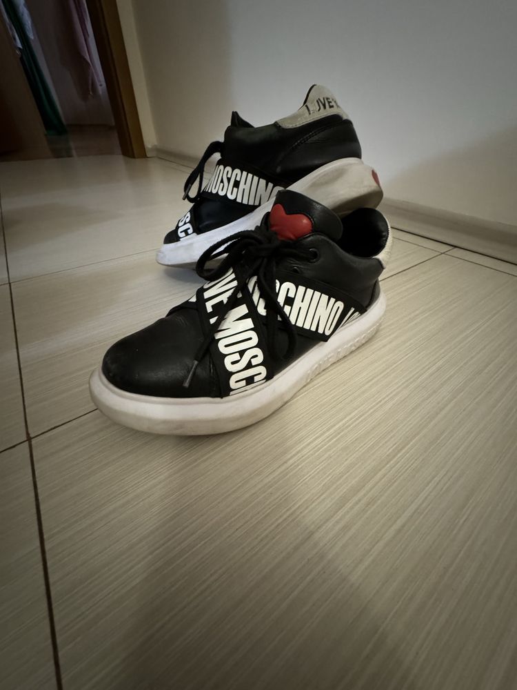 Обувки Love Moschino