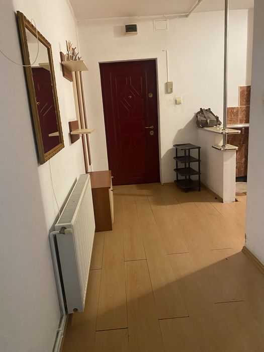 Vand apartament cu 2 camere pe strada Aleea Aurora.