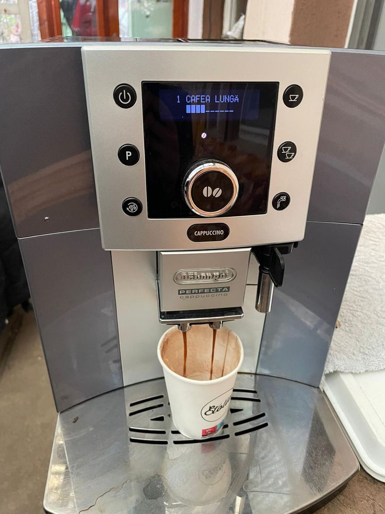 Expresor de cafea automat DeLonghi perfecta cappucino