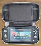 Vând Nintendo Switch Lite
