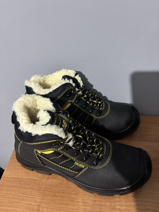 Рабочие зимние ботинки 42р