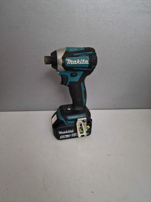 Makita DTD 154 Mașina de înșurubat cu impact Brushless 5.0AH 2024