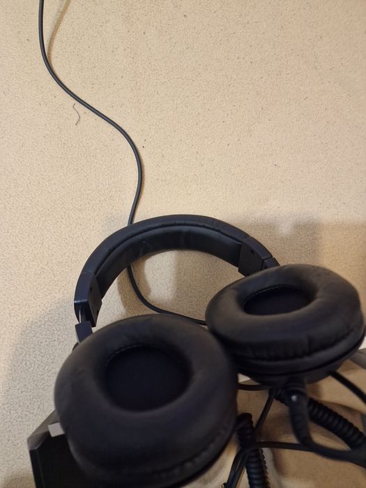 Vând căști audio technica M50X.