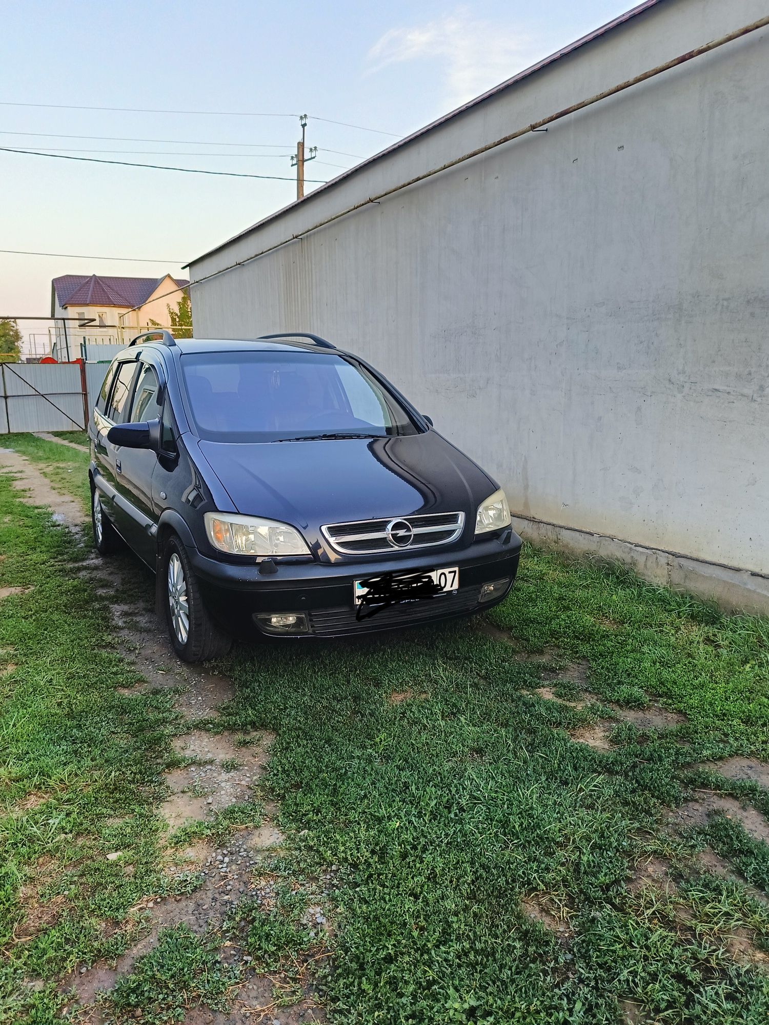 Продам автомашину Opel zafira