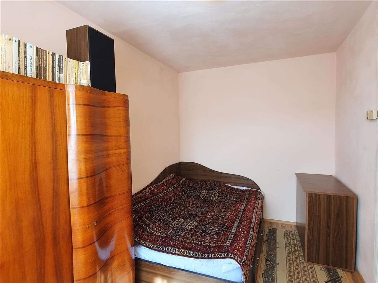 Ofer spre închiriere apartament 2 camere zona ciresica
