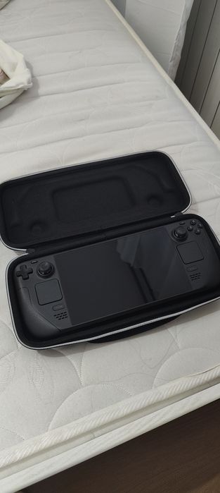 Steam Deck Oled 512. В идеальном состоянии, всего 300 часов игры