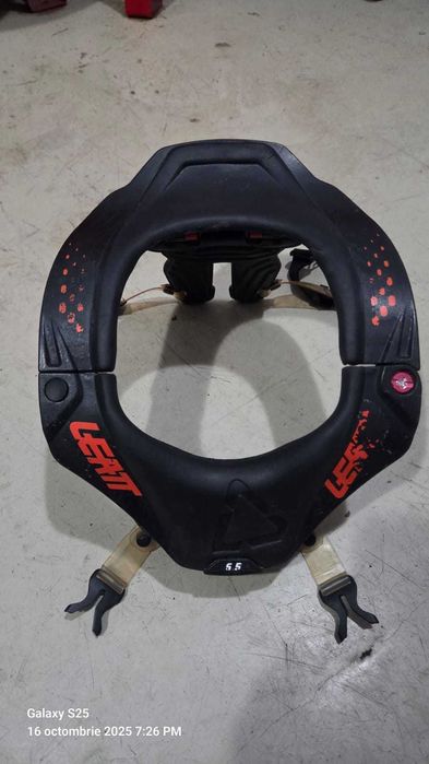Protectie gat LEATT Neck Brace DBX 5.5