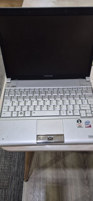 Ноутбук  TOSHIBA