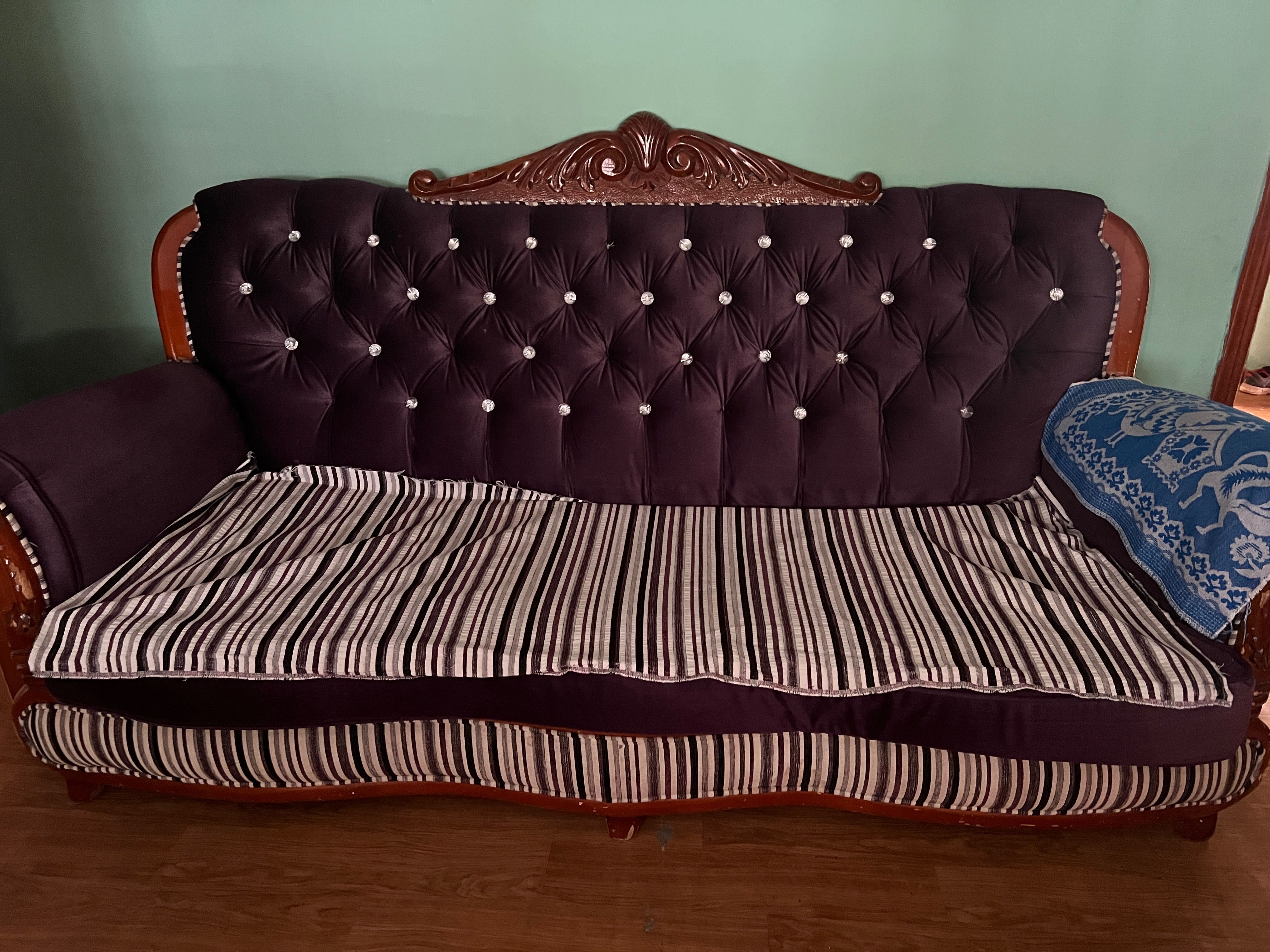 Диван кровать в хорошем состоянии с креслами