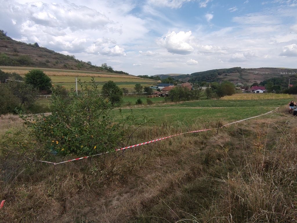 Vând teren Comuna Chinteni sat Macicasu