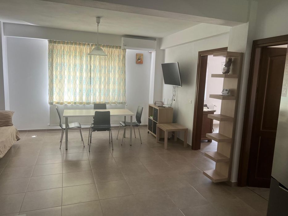 Apartament de închiriat-3 camere