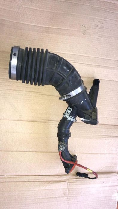 Tubulatura admisie cu senzor admisie intercooler 1.5 cdi Renault Kadjar 2021 165763616r