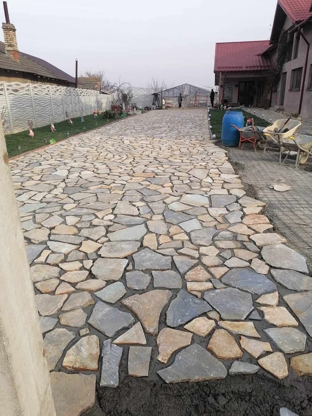 Piatra naturala de munte vând și montez