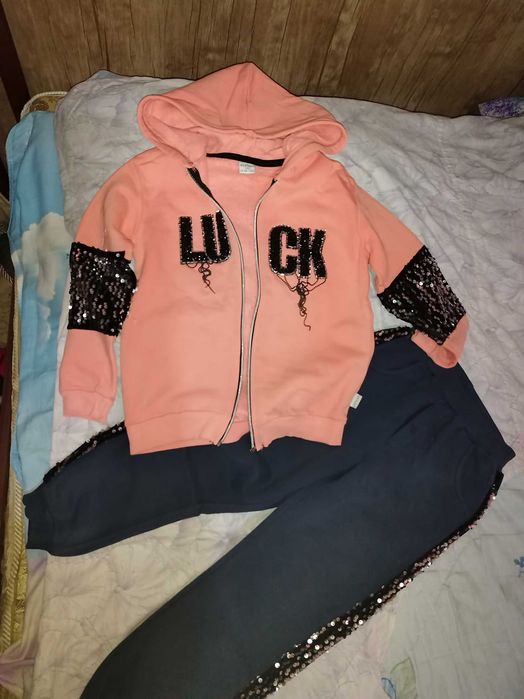 Костюм для девочки теплый.б/у