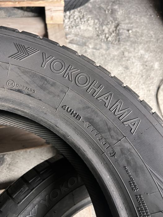 2 anvelope iarna 215/65/16 , Yokohama